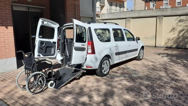 Dacia Logan MCV in vendita nello shop Mobilità Etica, vista posteriore con rampa aperta